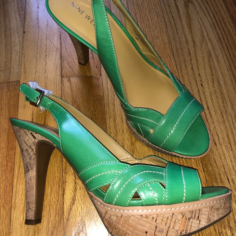 NEW in Box Nine West Sea Green Presidayo Size 9